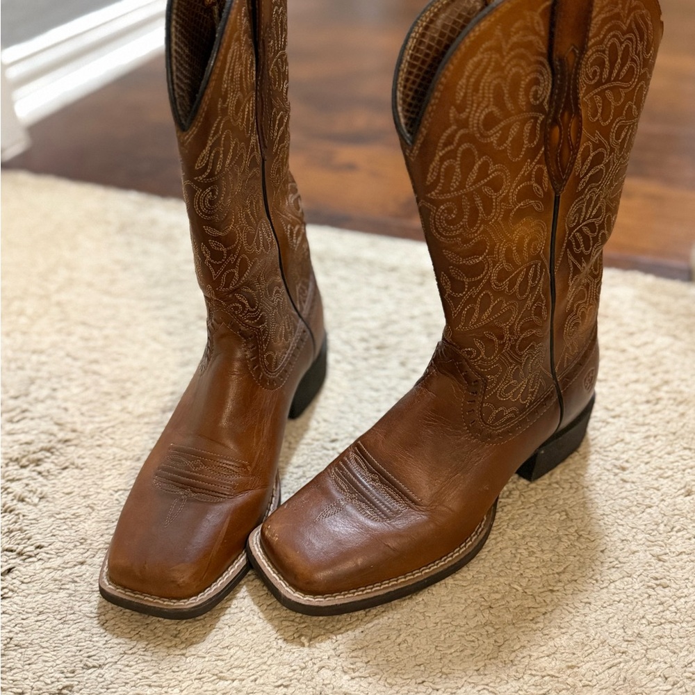 Ariat Tan Leather Cowboy Boots